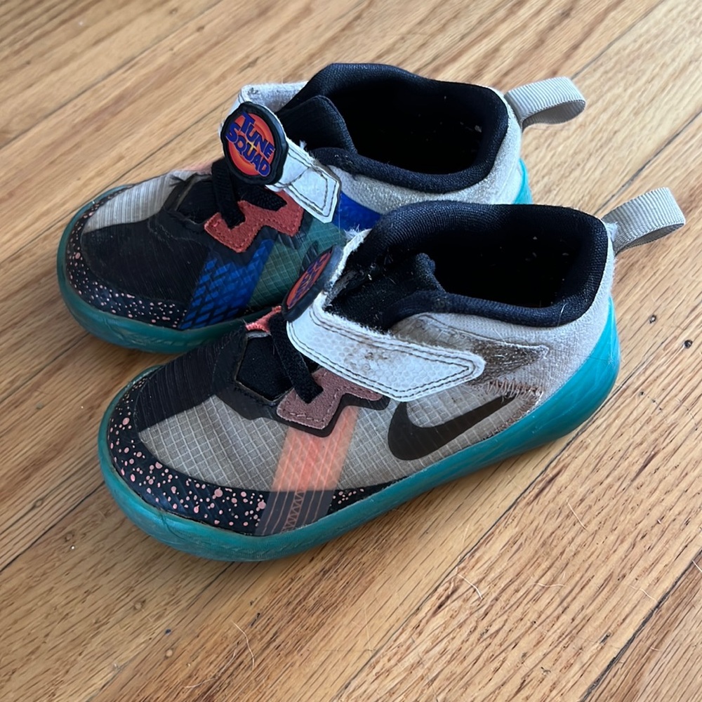 Tune Squad Nike Toddler Sneakers (size 8)